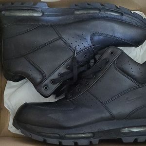 Size 12 men's ACG boots